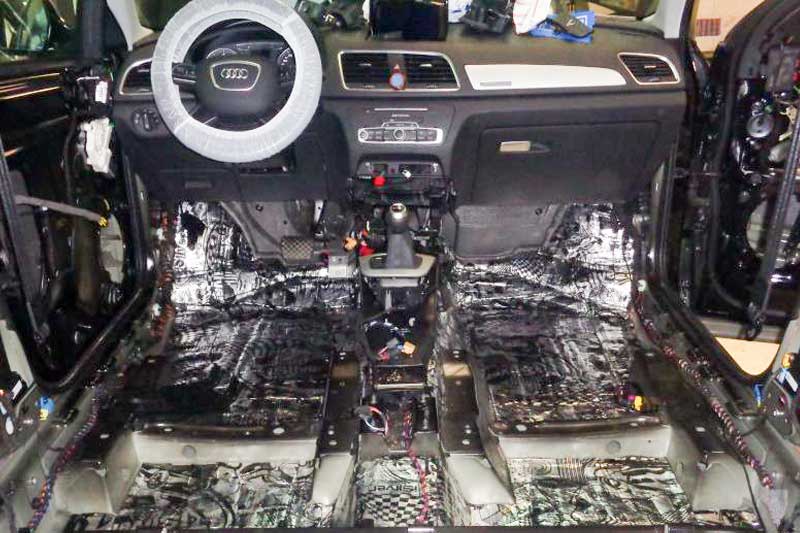 Шумоизоляциия Audi Q3